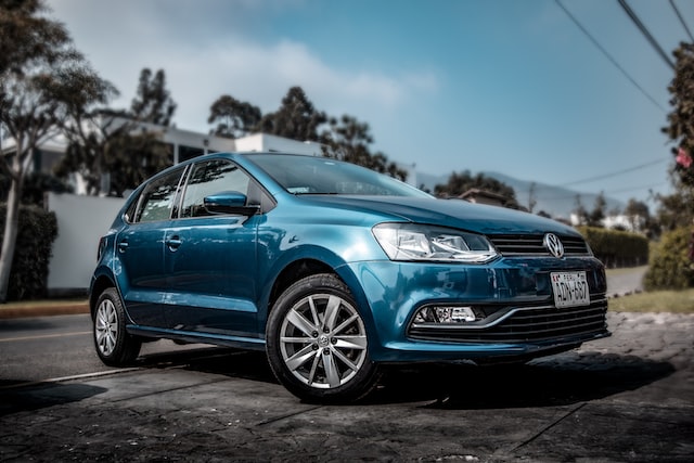 blue volkswagen car