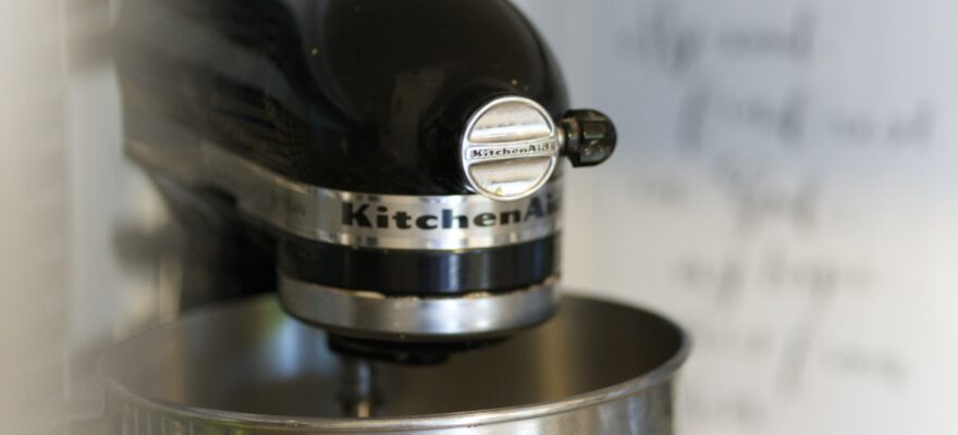 photo of kitchen stand mixer