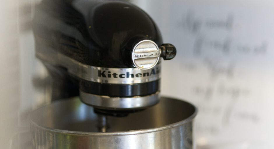 photo of kitchen stand mixer