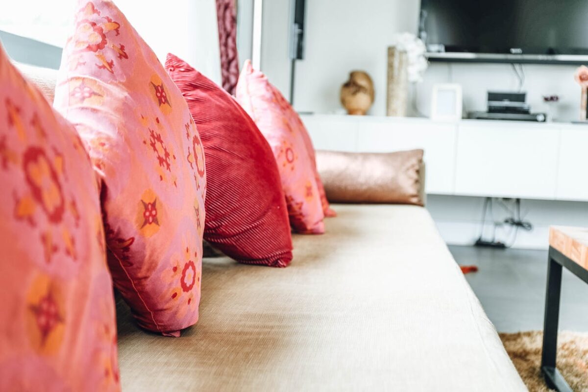 Settee Cleaning Service: A Comprehensive Guide